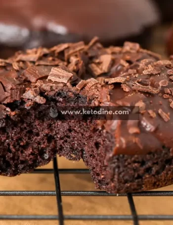 Low Carb Chocolate Cake Donuts