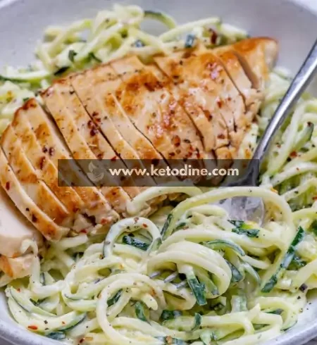 Keto Chicken Alfredo (zucchini noodles)