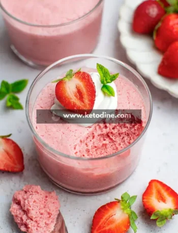 Easy Keto Strawberry Mousse Cups