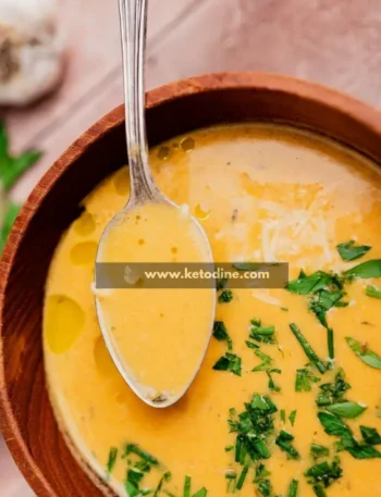 Creamy Keto Roasted Garlic Soup