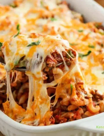 Cheesy beef and macaroni casserole recipe