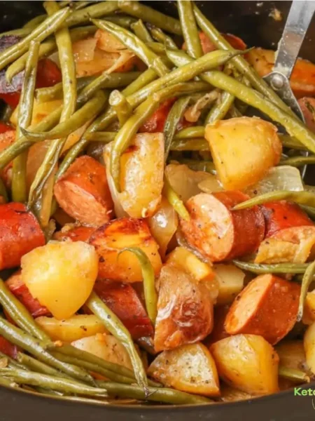 Slow Cooker Sausage and Green Beans