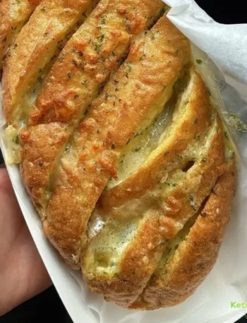 Korean cream cheese garlic bread