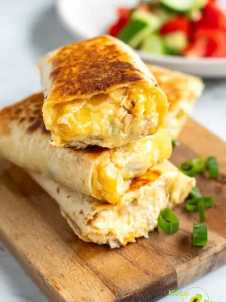 Cheesy Garlic Chicken Wraps