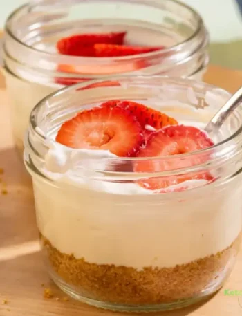 Strawberry Cheesecake in a Jar