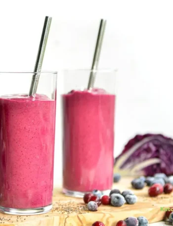 Berry-Cabbage Detox Smoothie