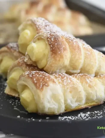 Italian Cream Stuffed Cannoncini (Cream Horns)