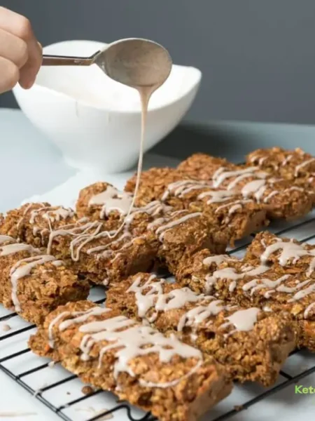 Carrot Cake Breakfast Bars {vegan}
