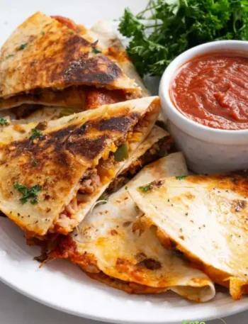 Easy Pizza Quesadillas: A Fun Twist on a Classic Favorite