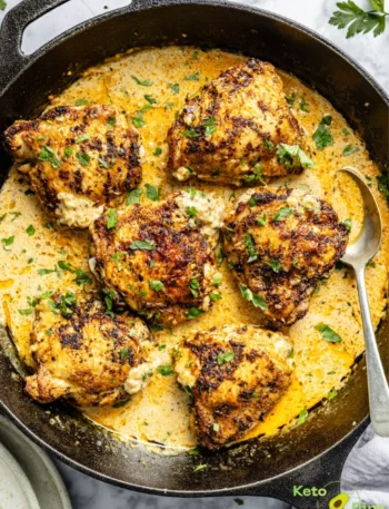 Skillet Chicken Thighs with Cream Sauce